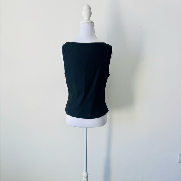 Black Contrast Trim Button-Up Vest 🖤 - Picture 3 of 5